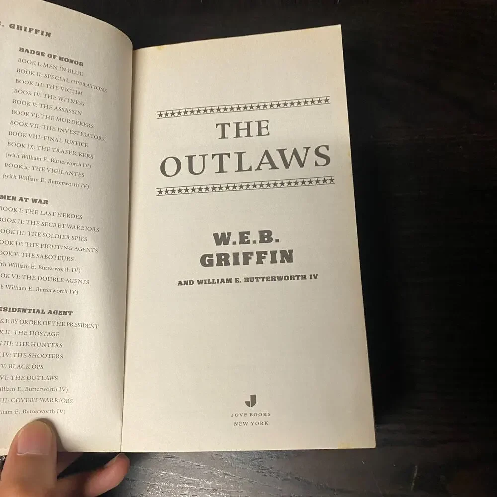 Outlaws by W. E. B. Griffin, William E. Butterworth IV (2011, Trade Paperback)